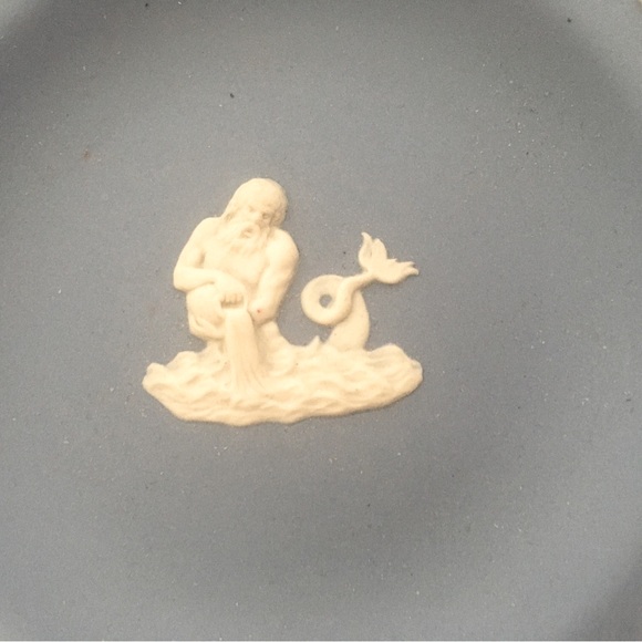 Wedgewood Aquarius plate - Picture 3 of 3